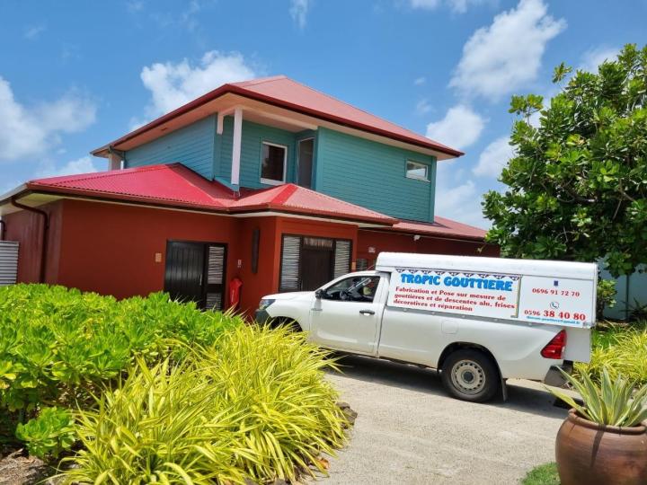 Tropic Gouttière conçoit et installe vos gouttières en aluminium en Martinique.