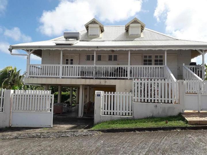 Entreprise de fabrication de descente de gouttière en alu Martinique