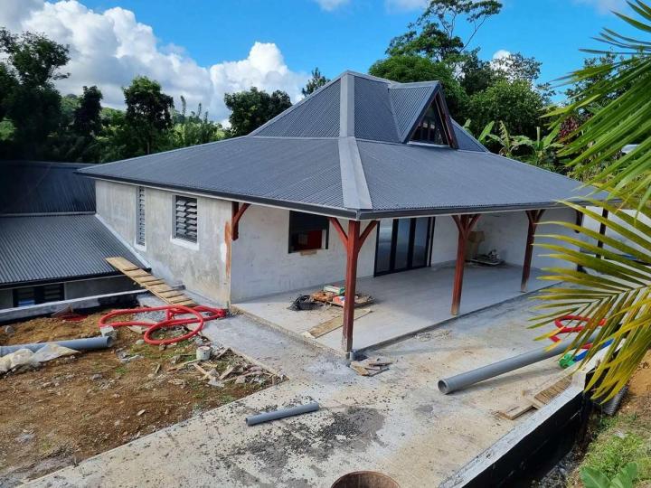 Entreprise de fabrication de descente de gouttière en alu Martinique
